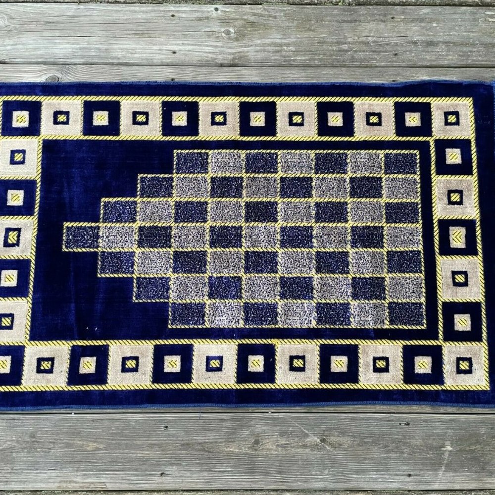 Pray Rug Jai Namaz Area Rug Blue Velvet Soft Religious Rug Muslim Islamic Rug - Picture 4 of 10